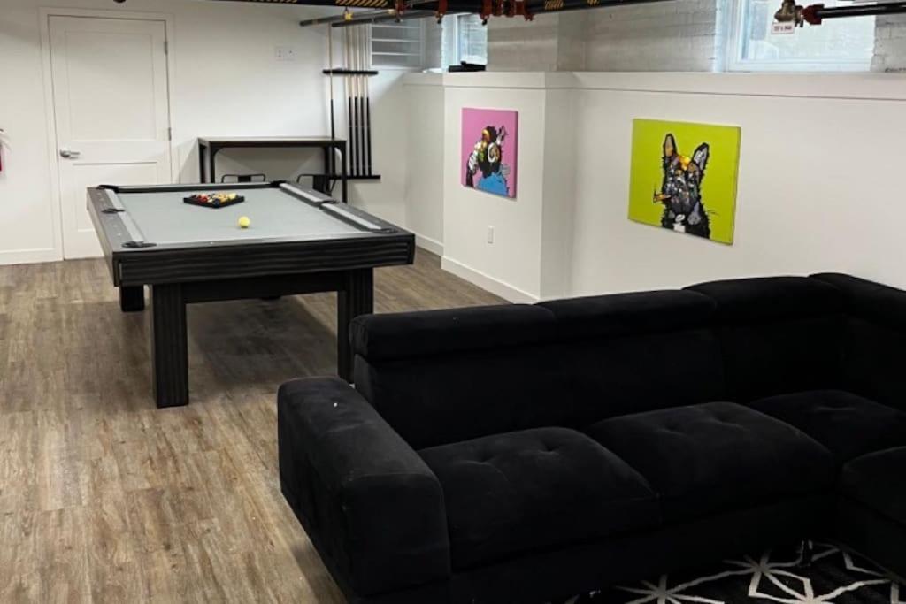 Trendy Loft Escape With Pool Table Bring Your Pets Lägenhet Columbus Exteriör bild